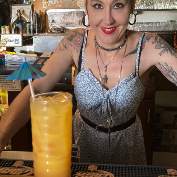 Meet your Posher, Jessica - Picture 3 of 13